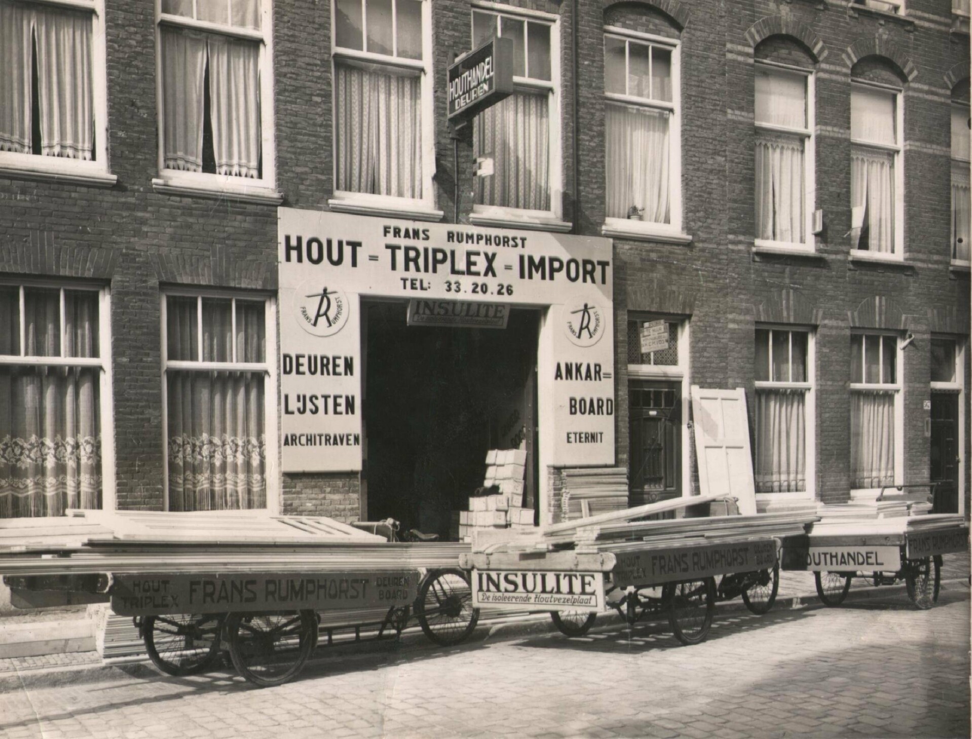 Newtonstraat 371, houthandel De Zaen van Frans Rumphorst.