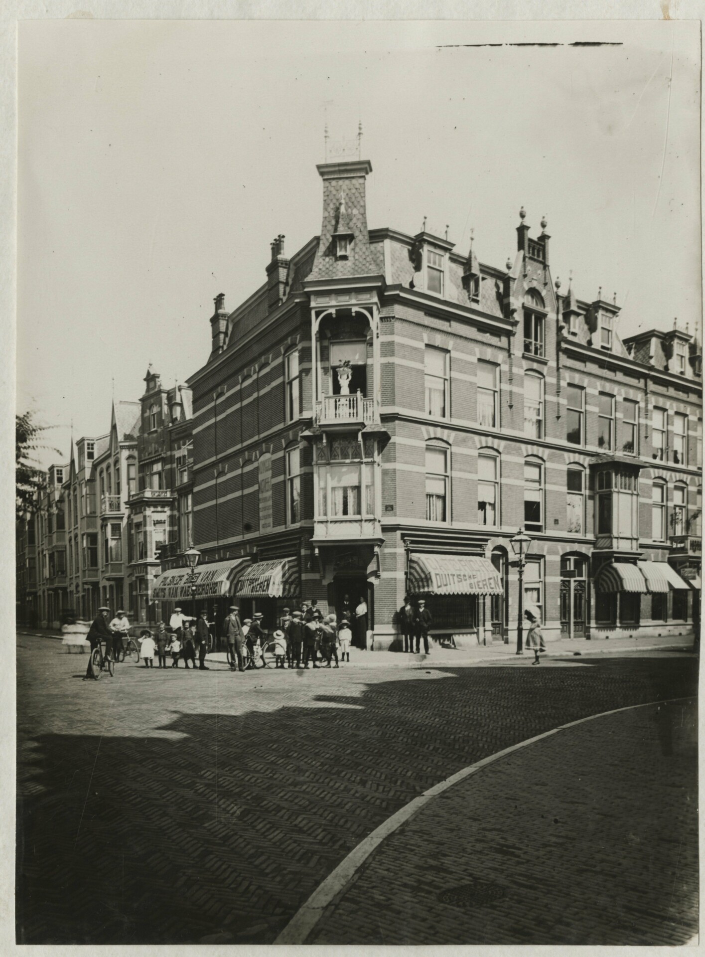 Beeklaan hoek Weimarstraat.