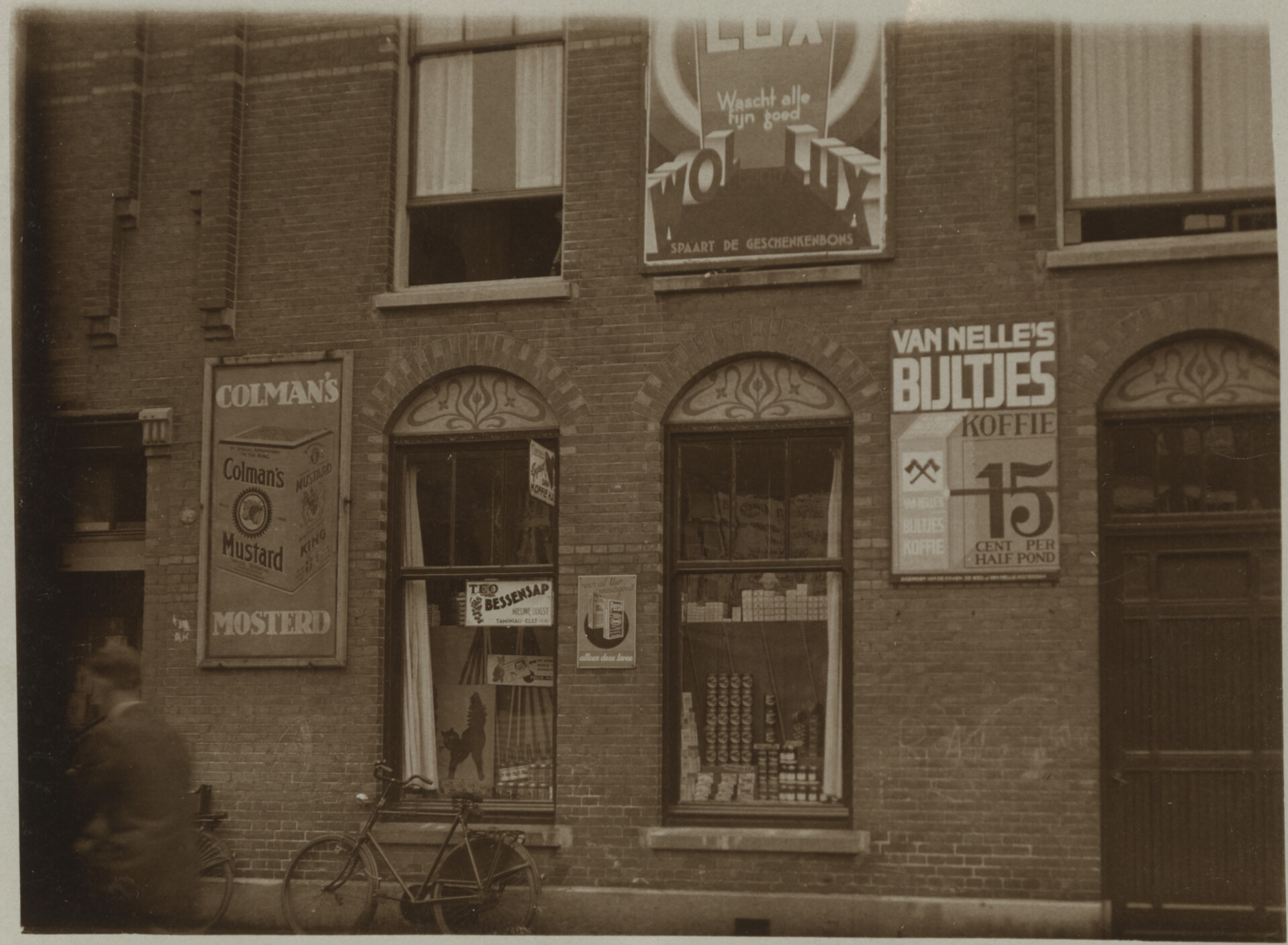 Galileïstraat 58, kruidenierswinkel.