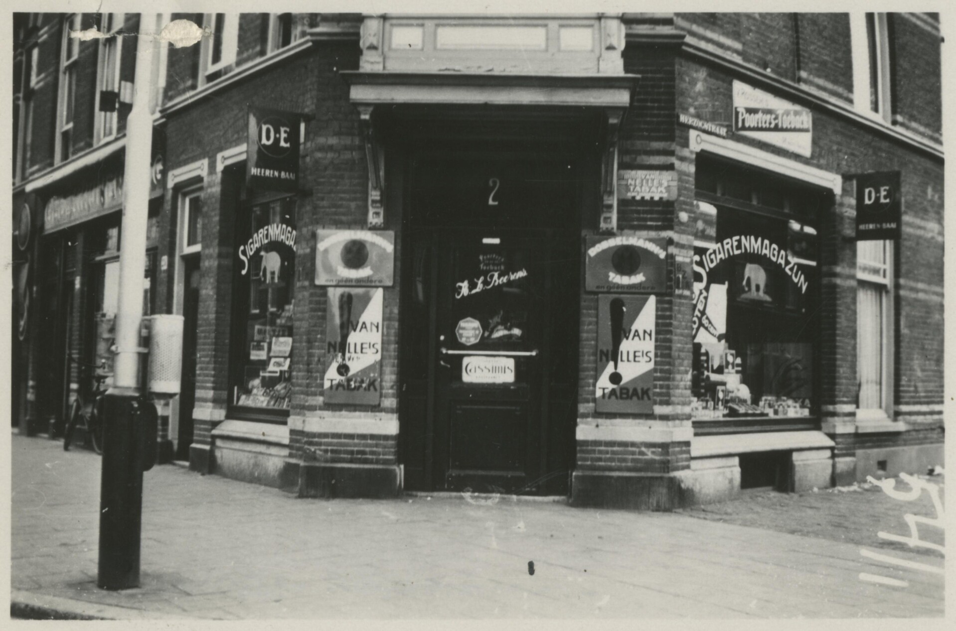 Hertzogstraat 2 Sigarenmagazijn van H.L. Beerens