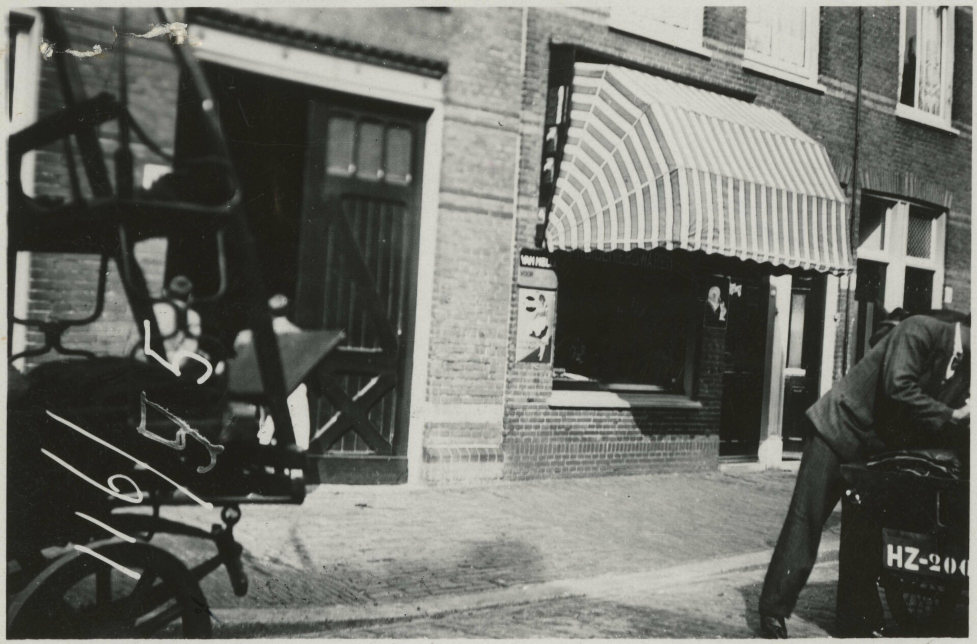 Melkboer Harry de Bruin.